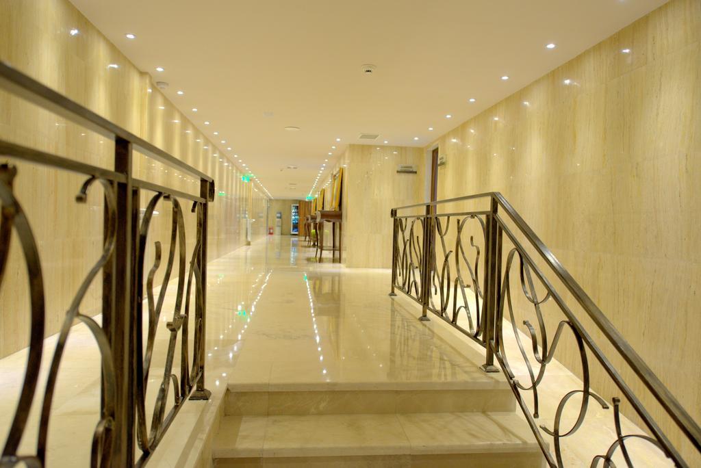 Premier Palace Spa Hotel Bukarest Exteriör bild Interior of the hotel