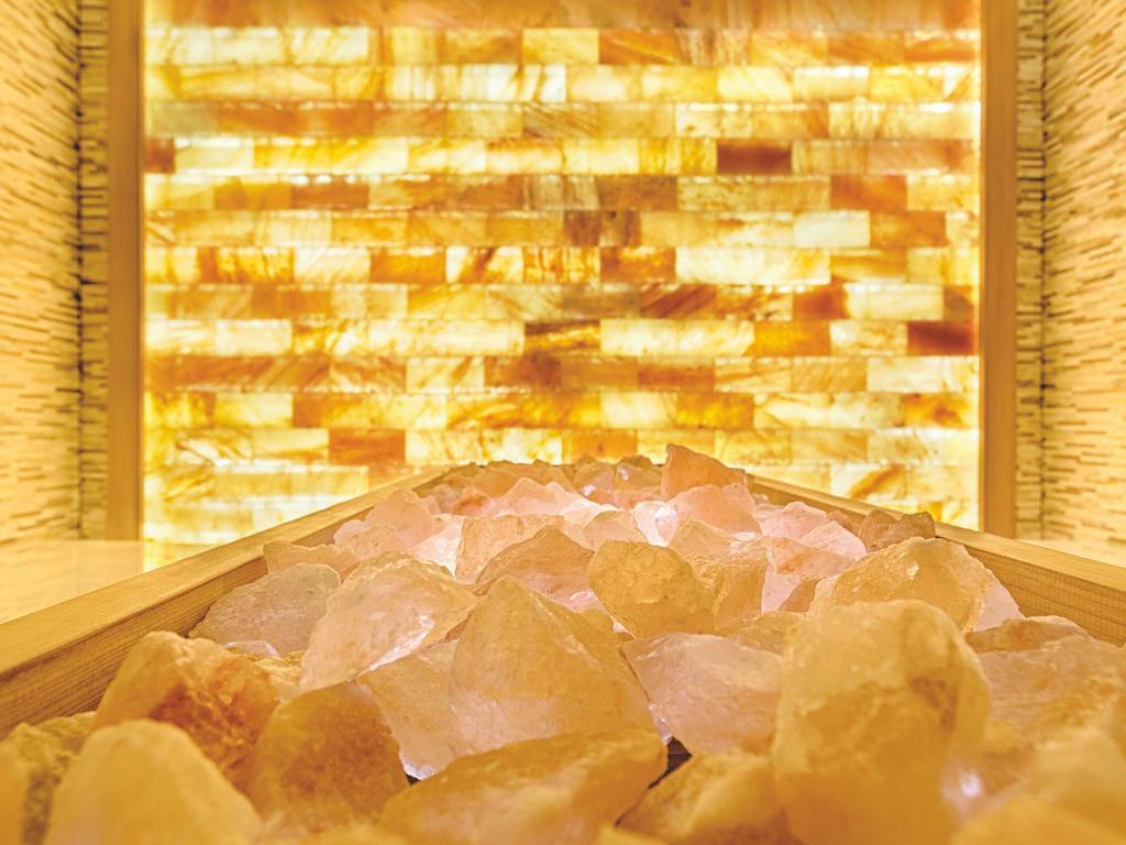 Premier Palace Spa Hotel Bukarest Exteriör bild Salt cave