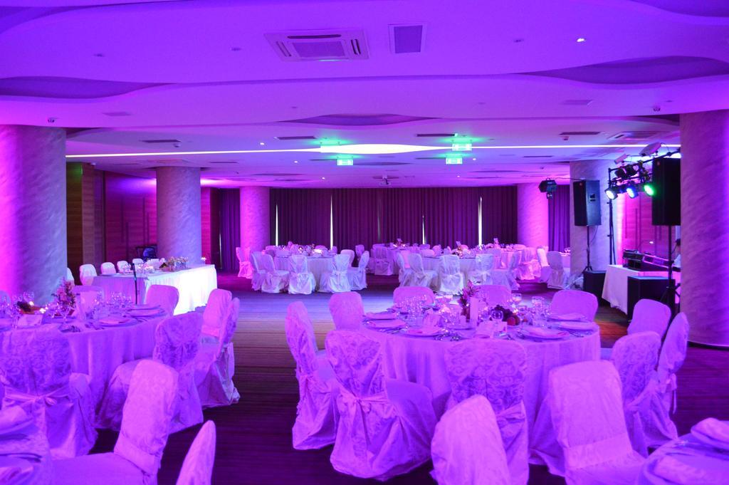 Premier Palace Spa Hotel Bukarest Exteriör bild The ballroom